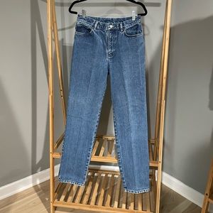 Medium blue Ralph Lauren jeans! Classic straight leg cut, vintage.